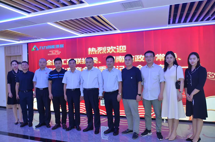 全國工商聯(lián)執(zhí)委、湖南省政協(xié)常委、湖南省山東商會黨委書記、會長李濤一行蒞臨考察調(diào)研