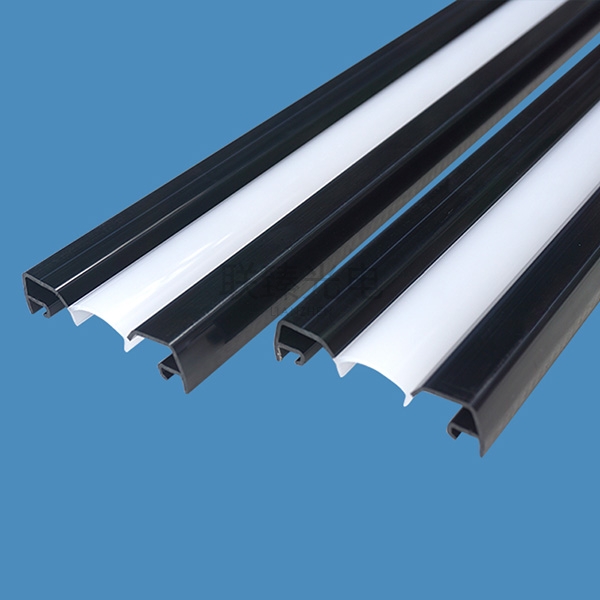 塑膠管：pvc塑膠異型材會出現(xiàn)結(jié)晶的原因?